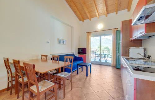 Spacious apartment in Idro with shared pool - Foto 11