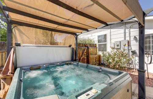 Hot Tub & Fire Pit: Serene Clifton Retreat! - Foto 28