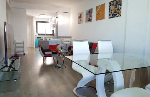 Boutique apartment near the beach, 1 Gbps Wi-Fi - Photo 1