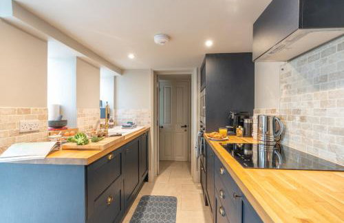 Spacious City-Centre House near Train Station & Business School, with Garden - Foto 7