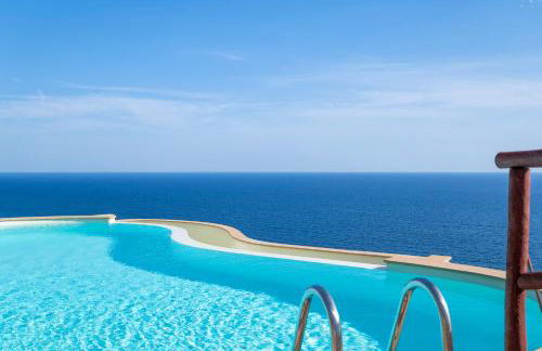 Villa Patty with infinity pool in front of the sea, parking and wifi - Foto 6