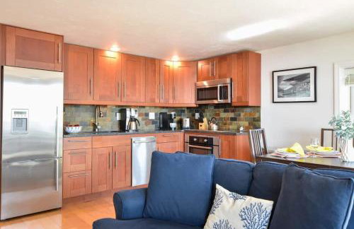 Gorgeous water views in the center of town - Foto 8