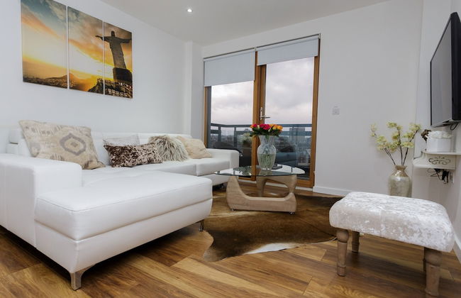 Live in Leeds Sky Penthouse - Photo 1