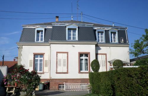 Studio-appartement et chambre à proximité d'une maison de Maître de 1904 - Photo 2