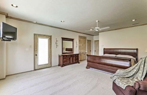 Private Pool Lakefront Harlingen Home - Foto 24