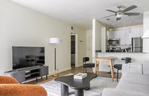 Blueground Pasadena pool nr Pasadena Park LAX-1391 - Photo 4