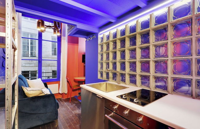 Cosy, Colourful Studio for 2 - Heart of "marais" - Foto 9