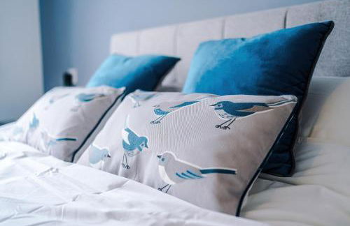 Beach Retreat with Hot Tub Sleeps 8 - Foto 22