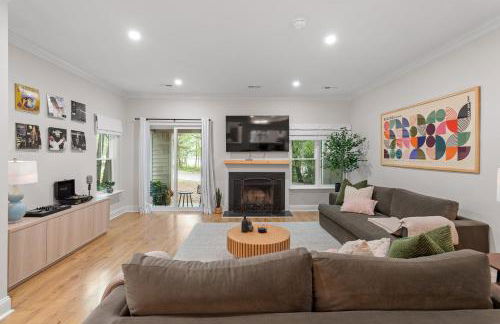 Raleigh Executive 2BR, Newly Furnished, Fenton & N Hills - Foto 1