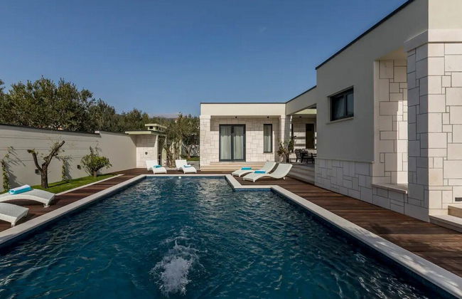 Sophisticated Oasis Residence Villa With Pool - Foto 21