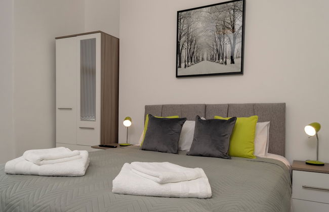 3-bedroom Apartment by Eden Project - Free Parking - Photo 2