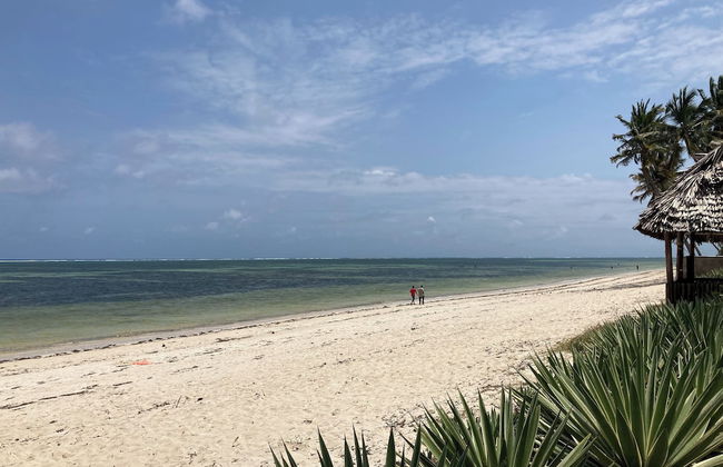 Ahadi Beachfront 2 Bedroom by YourHost - Foto 18