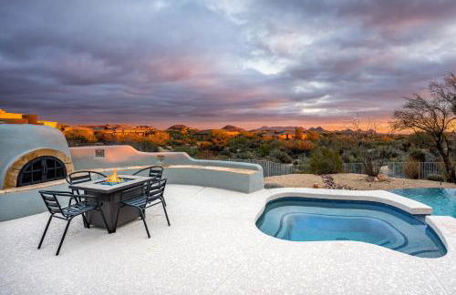 Mountain views swimming a private escape at Sonoran Serenity - Foto 34