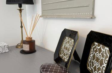 Uxbridge-Modern 2 bed Apt with Lift & Parking - Photo 27