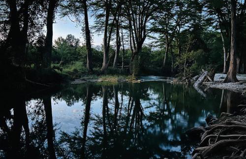 DH RIVER LODGE! Gather your herd here! - Foto 41