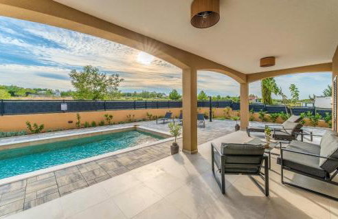 4 Bedroom Cozy Home In Jovici - Photo 11