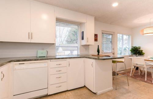 Spacious Retreat 3 Miles to Airport 12 to Seattle - Foto 34