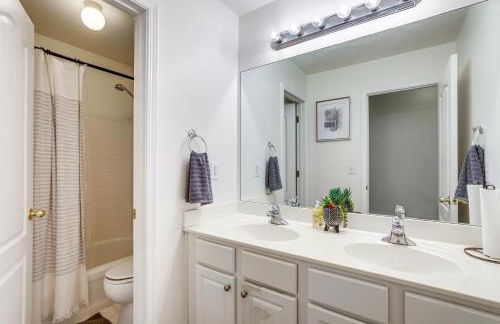 Modern Stone Mountain Home with Spacious Deck, Grill - Foto 21