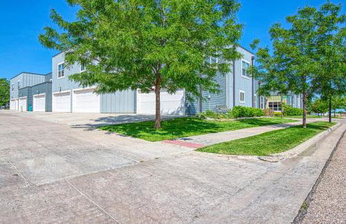 Modern Townhome near Old Town, Breweries, & River! - Foto 23