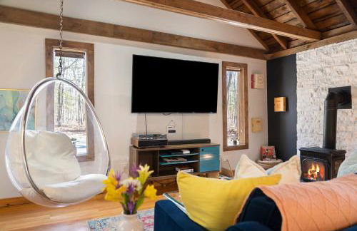 Perfect Couples Cabin Fireplace Firepit & Wine Nearby - Foto 7