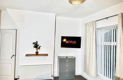 Comfortable 4BR House Ideal for Families & Workers - Foto 9