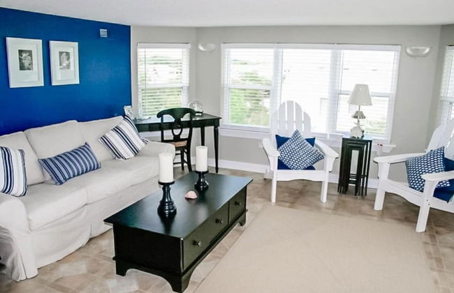 Coastal Escape w Pool Pool Table Walk to Beach - Foto 44