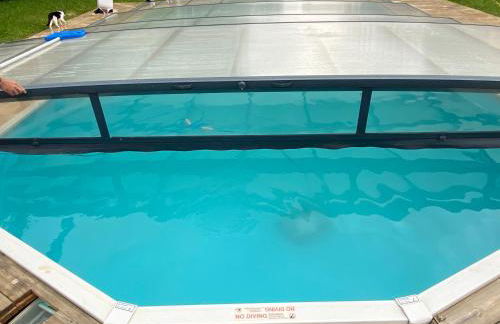 Peaceful, comfortable retreat with pool - Foto 9