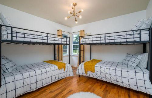 All Decked Out - Secluded getaway near beach access - Foto 38