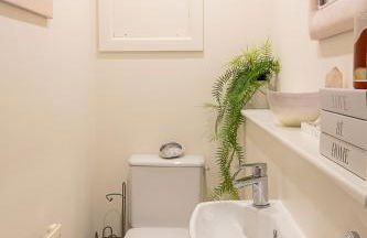 Lux Two Bedroom Home & Terrace in Stamford Centre - Foto 7