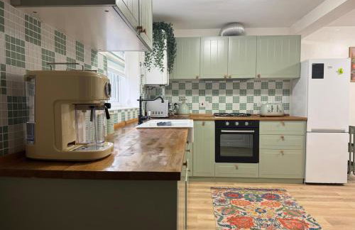 Peaceful modern home with garden and parking - Foto 13