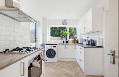 Spacious, Comfy, 3 Bed House - Free Parking - Quiet Area - In Shirley, Solihull - Near JLR, NEC, Airport, M42 - Foto 6