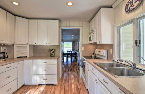 Lakefront Bellaire Getaway with Kayaks, Dock and Grill - Foto 12