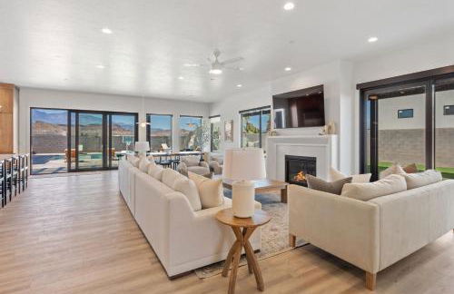 Pecan Valley Oasis - Lux Pool, Sauna and Theater - Foto 16