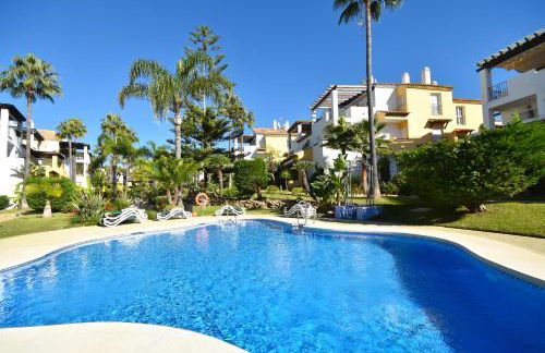 Apartment, front line beach, in Las Arenas, Bahía de Marbella - Photo 56