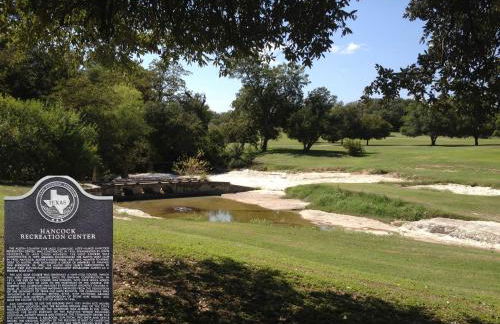 UT Moody Center Downtown Eco Pecan Tree House Free Wifi Parking Quiet Office - Foto 45