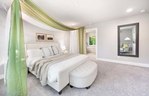 Modern Kirkland 4BR Family Oasis Kids Paradise - Photo 45