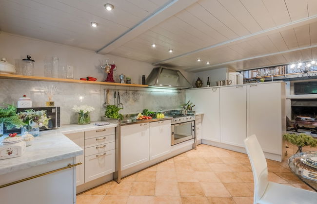 La Chiesetta an Antique Church With Pool - Photo 14