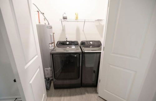 4 Min to Downtown - 10 Min to Elon - Washer and Dryer - Foto 45