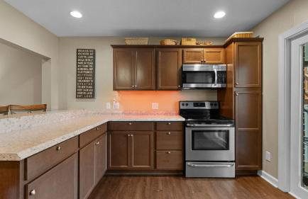 Sleeps 22, Lakefront w/ Private Dock & Pool, 2 Houses Lake Living by Avantstay - Foto 110