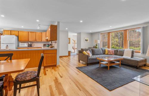 Lovely House 5 Min to Beach with Deck Grill and Garage - Foto 21