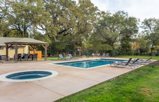 Wildflower by Avantstay Gorgeous Wine Country Home w Pool Bocce Ball Court Huge Yard - Foto 1