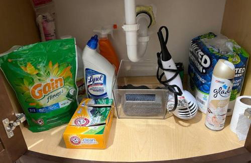 Adorable new studio with free parking and WiFi - Foto 5