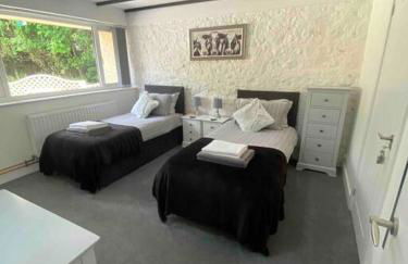 Beautiful renovated former coach house - Photo 30