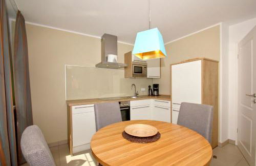 strandnahe FeWo mit Balkon, gratis Nutzung vom AHOI Erlebnisbad und Sauna in Sellin - Rex Rugia FeWo 30-8 - Foto 7