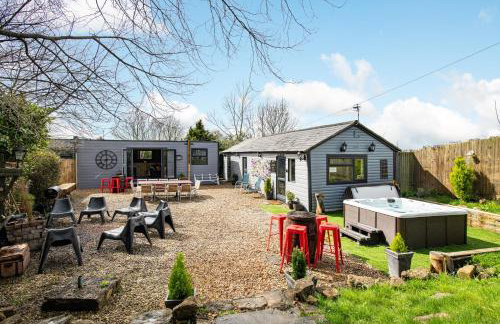 The Pine Lodge with Hot Tub and Games Room - Foto 1