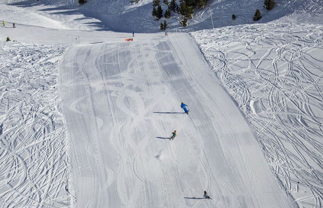 Ski and Snowboard School in Grandvalira - Photo 7