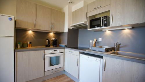 Les Marmottes-Centre-ville-Terrasse & Bois- T2-Premium-Parking couvert-Netflix-6 pers - Foto 3