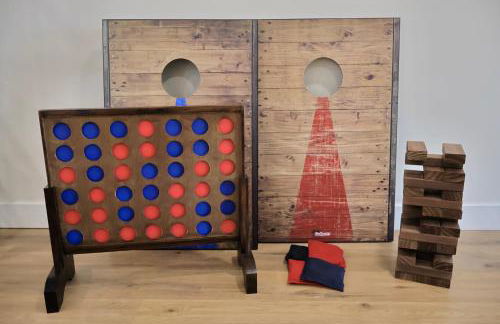 2 Masters, Newly renovated with new furnishings - 4BR 3BA - Photo 13