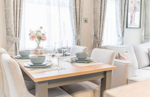 Tastefully decorated lodge on popular holiday park, easy access to Lakes and Dales and free parking - Foto 22