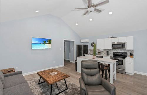 Modern Couples Retreat , Lakefront, Private Dock - Foto 9